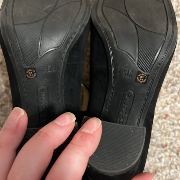 Mary Jane Style Pumps - Picture 7 of 8